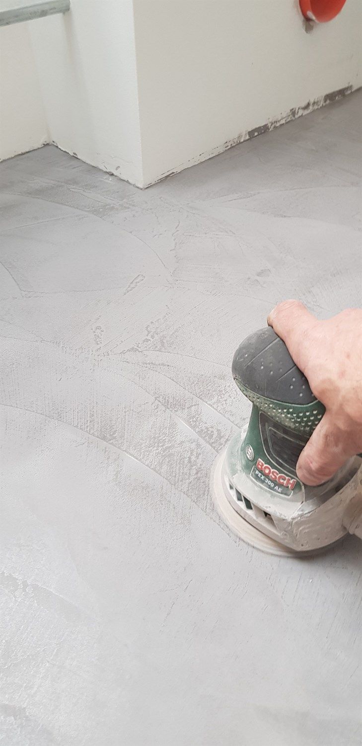 MicroCement håndværker