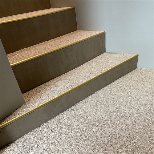 Beige stonecarpet på trappe