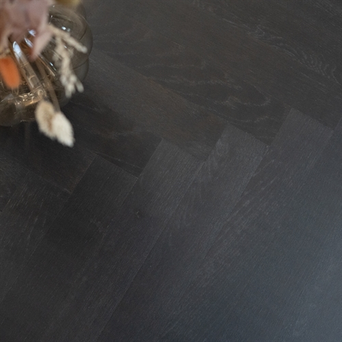 Sortolieret sildebensgulv