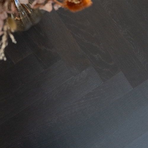 Sortolieret sildebensgulv